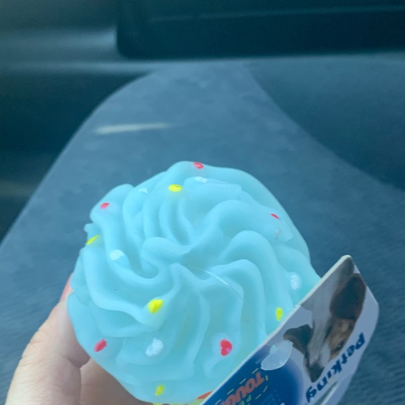 Dog Toy Squeak Cupcake NEW - Picture 5 of 8